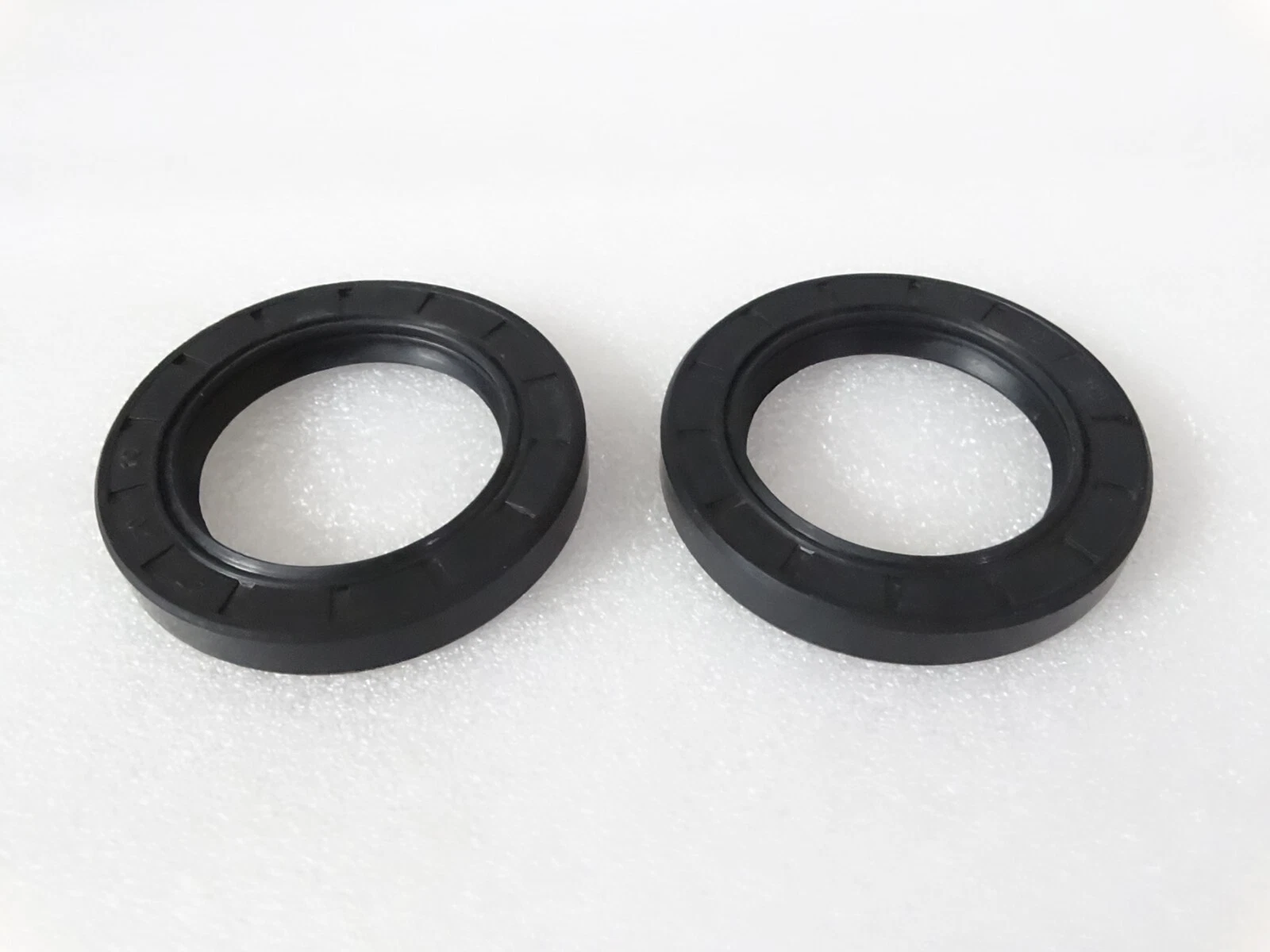 Front Hud Bearing Seal (Pair) For Massey Ferguson 35 65 135 148 Tractor #18D27