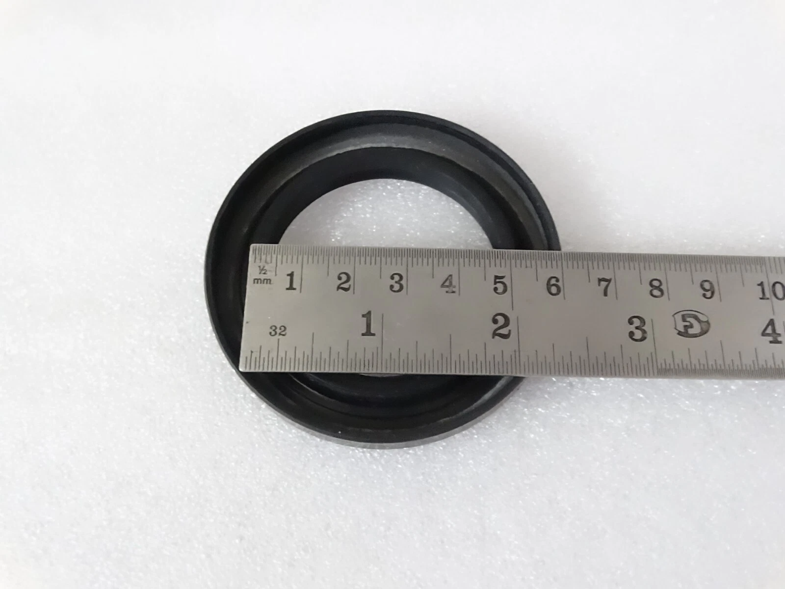 Front Hud Bearing Seal (Pair) For Massey Ferguson 35 65 135 148 Tractor #18D27